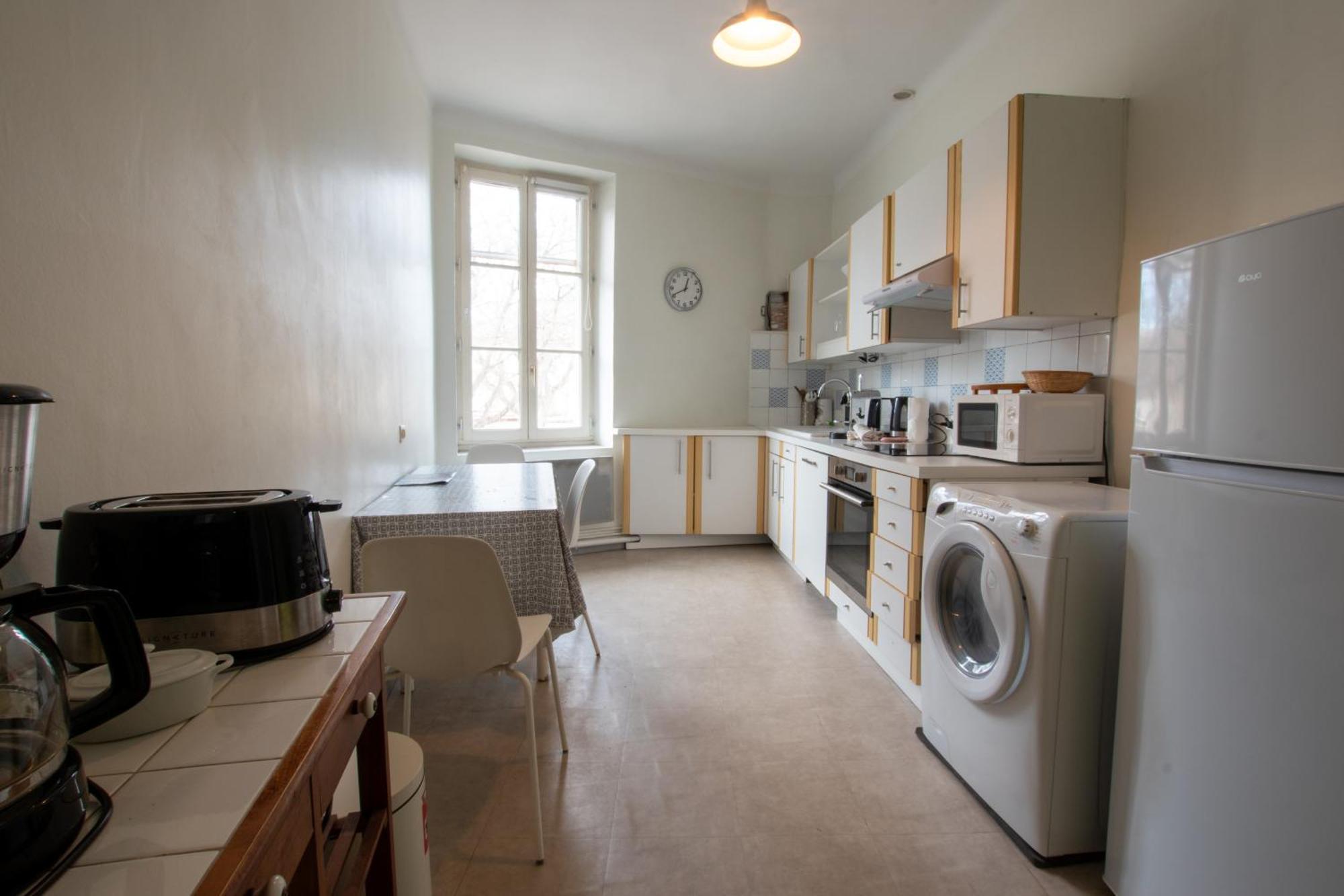 Appart 120 m2 entre gare, arènes, tour Luma clim Arles Extérieur photo